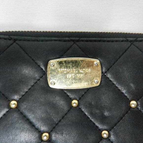 Michael Kors Leather quilted beaded clutch Wallet w/ Logo zip around 8" x 4" - Picture 5 of 14